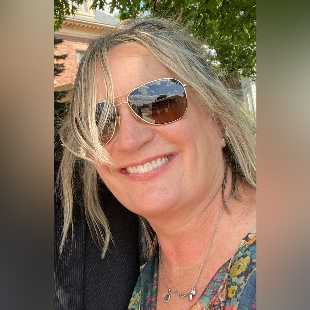 Meet your Posher, Julie